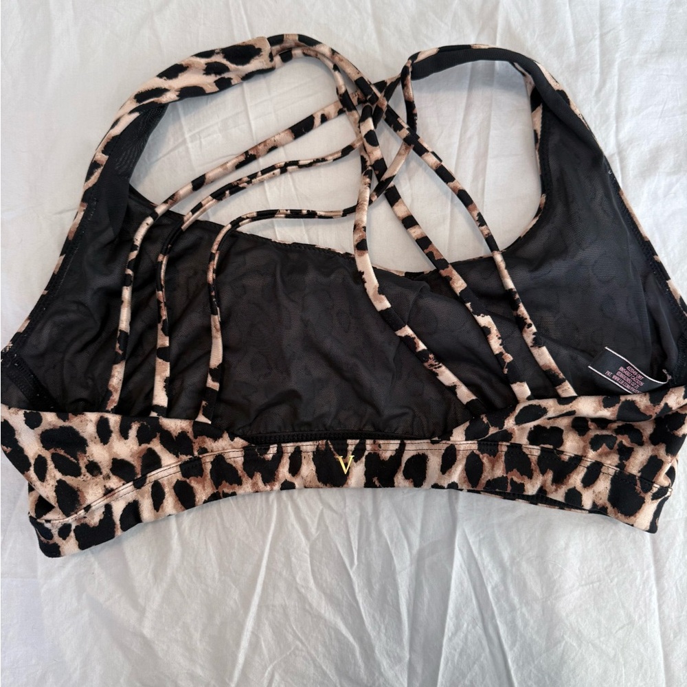 Victoria’s Secret Studio Essentials Leopard Print Sports Bra And Leggings Set View 5